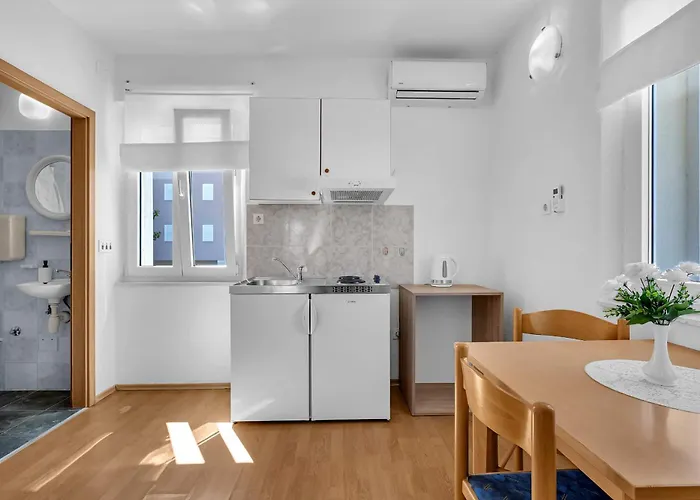 Jakov Apartmán