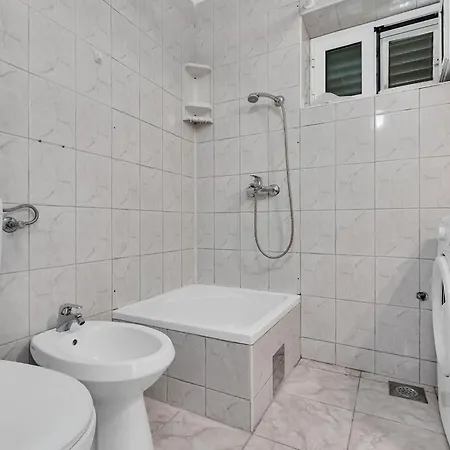 Apartment Jakov *