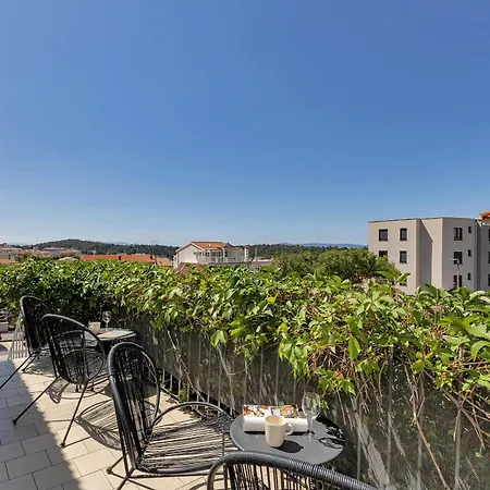 Jakov Apartment