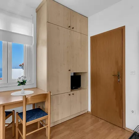 Apartment Jakov *