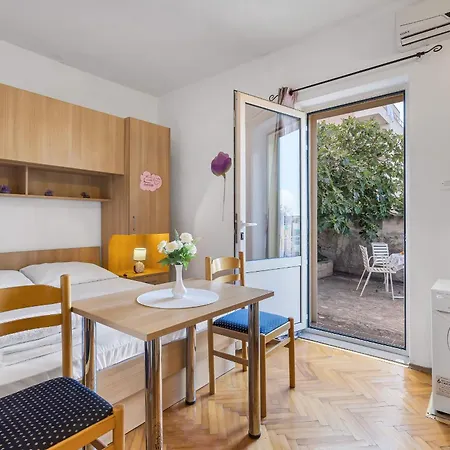 Jakov Apartment *